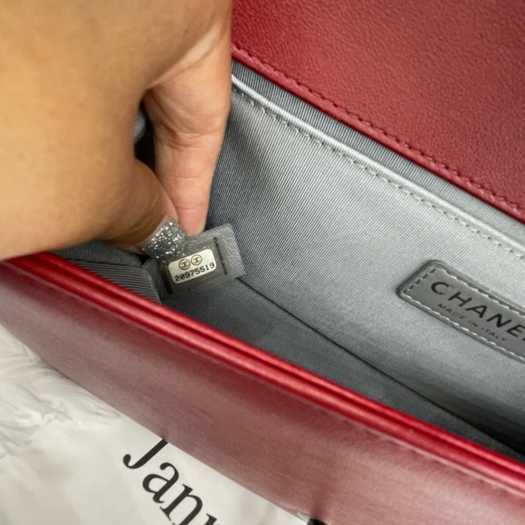 Chanel Boy Chevron Medium - Picture 3 of 12